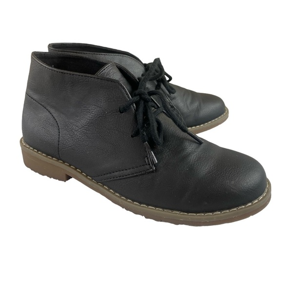 The Children’s Place Boys Lace Up Chukka Boots -‎ Black Sz 5 - Picture 1 of 13